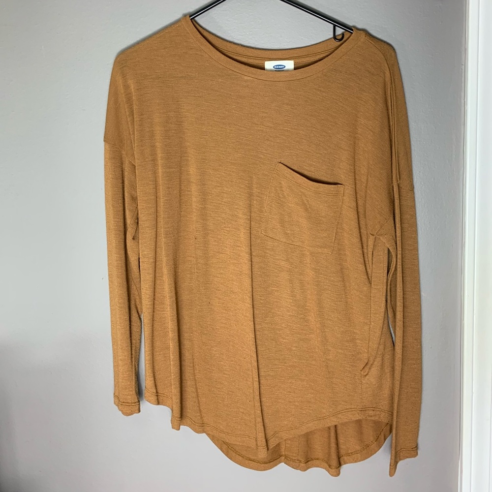 2 old navy long sleeve shirts